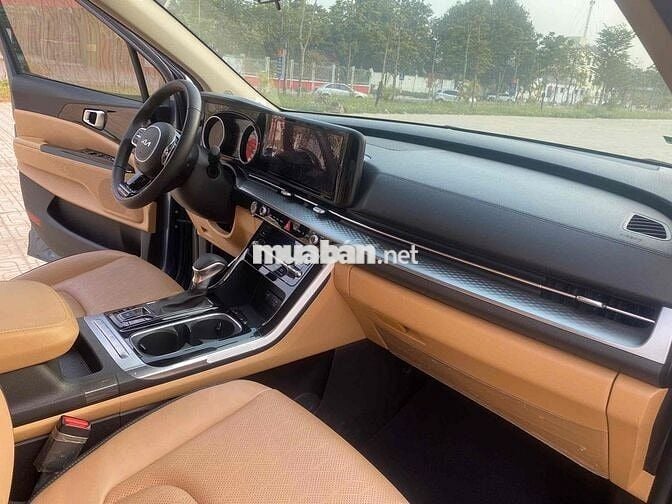 Kia Carnival 2022 2.2D Luxury 8 chỗ - 46000 km