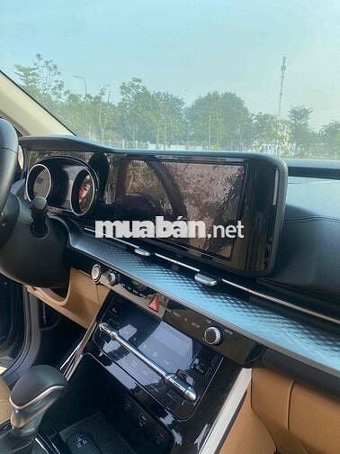 Kia Carnival 2022 2.2D Luxury 8 chỗ - 46000 km