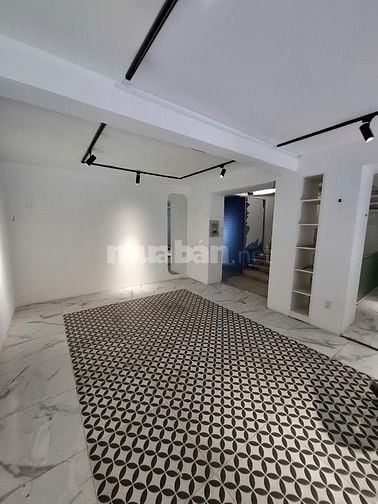 Cho thuê nhà mặt tiền CMT8 phường Võ Thị Sáu quận 3 giá 200 triệu