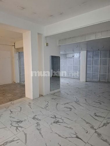 Cho thuê nhà mặt tiền CMT8 phường Võ Thị Sáu quận 3 giá 200 triệu