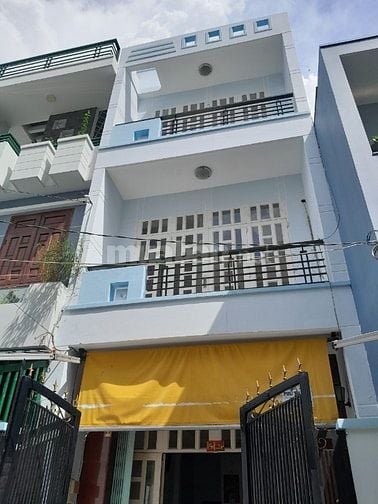 Nhà 2MT hẻm XH đường Lê Văn Quới 4 x 17m 3 TẦng đúc BTCT HHMG 100tr