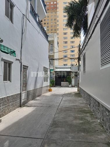 Nhà 2MT hẻm XH đường Lê Văn Quới 4 x 17m 3 TẦng đúc BTCT HHMG 100tr