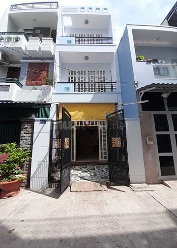 Nhà 2MT hẻm XH đường Lê Văn Quới 4 x 17m 3 TẦng đúc BTCT HHMG 100tr