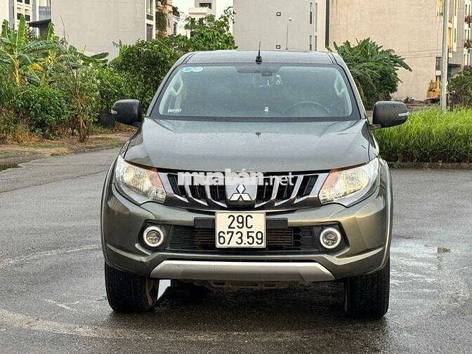 Bán xe Mitsubishi Triton GLS 2017 4x2 AT màu xanh