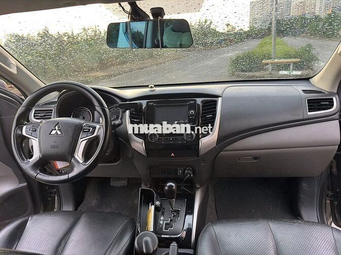 Bán xe Mitsubishi Triton GLS 2017 4x2 AT màu xanh