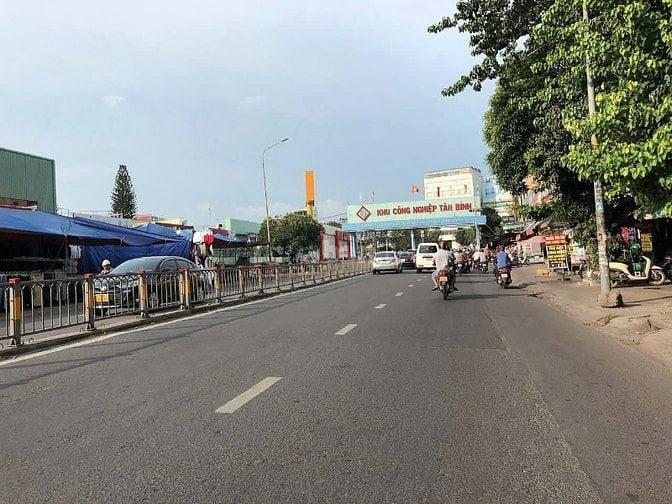 Bán gấp nhà 4 lầu, MẶT TIỀN 80M2 Nguyễn Phúc Chu, Tân Bình. Khu hiếm n