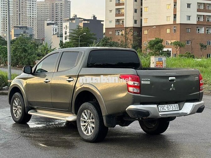 Bán xe Mitsubishi Triton GLS 2017 4x2 AT màu xanh