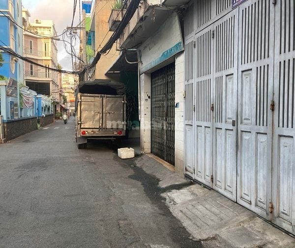 Nhà  bán ĐẸP, hẻm xe hơi, TT Quận Tân Bình, 3 tầng, 50m2, 8.x tỷ