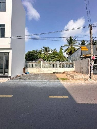 Mặt Tiền: Phạm Hữu Lầu, P.An Thới 