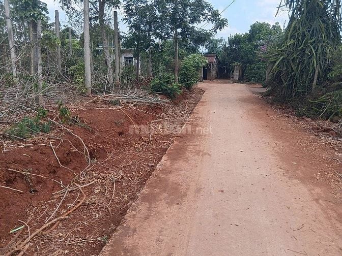 GIÁ RẺ CẦN BÁN GẤP. QL 29 XÃ EA DRONG, TX BUÔN HỒ, ĐĂK LĂK