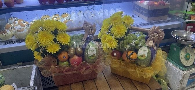 Tuyển nam phụ bán trái cây ưu tiên người Miền Tây 