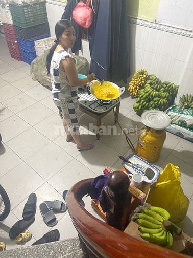 Tuyển nam phụ bán trái cây ưu tiên người Miền Tây 