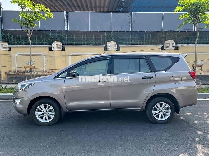 Toyota Innova 2019 2.0E - 82000 km