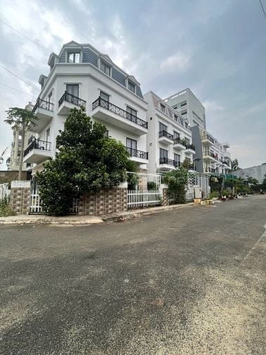 Bán Biệt thự góc 2 mặt tiền KDC An Lộc, Hà Huy Giáp q12, dt 15x14m