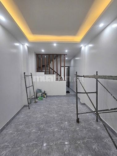 Bán nhà dân xây kiên cố gần mặt đường giá rẻ
