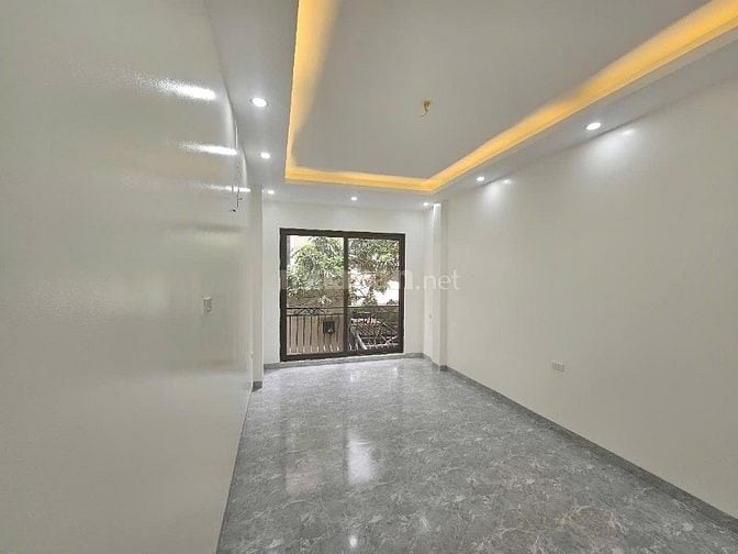 Bán nhà dân xây kiên cố gần mặt đường giá rẻ