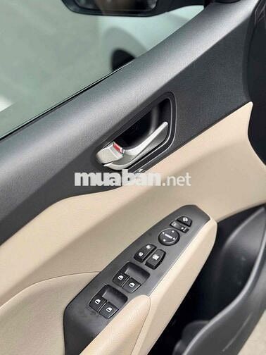 Hyundai Accent 1.4ATH đặc biệt sx 2022 trắng