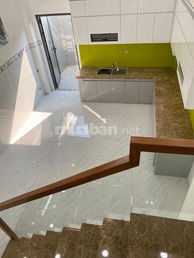 Chủ Ngộp cần bán gấp căn nhà Lê Quang ĐInhj P14 BT 56m2_1 tỷ 070tr SHR