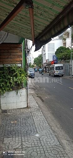 Bán nhà mặt tiền trung tâm Q.1