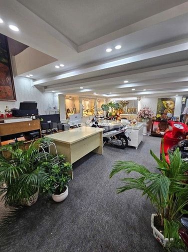 QUẬN 5 GIÁ ĐẦU 8 SIÊU HIẾM, TRẦN HƯNG ĐẠO DT ĐỦ 71M2 NGANG 4M 4 TẦNG.