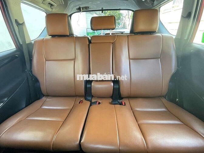 BÁN GẤP TOYOTA VENTURER XE GIA ĐÌNH CỰC ĐẸP.