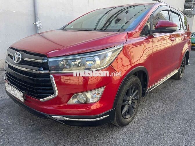 BÁN GẤP TOYOTA VENTURER XE GIA ĐÌNH CỰC ĐẸP.