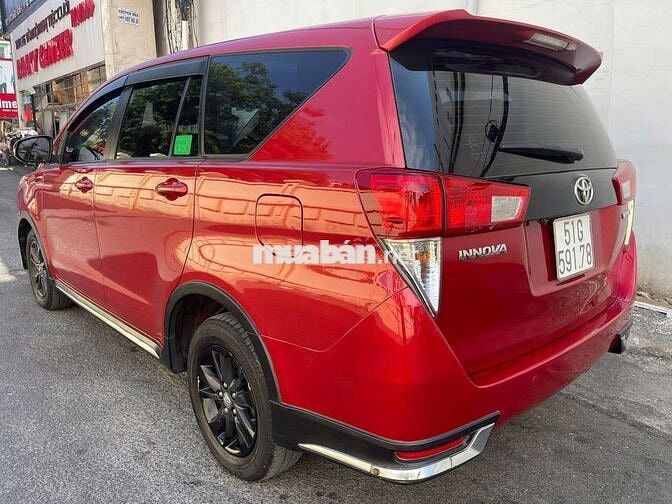 BÁN GẤP TOYOTA VENTURER XE GIA ĐÌNH CỰC ĐẸP.