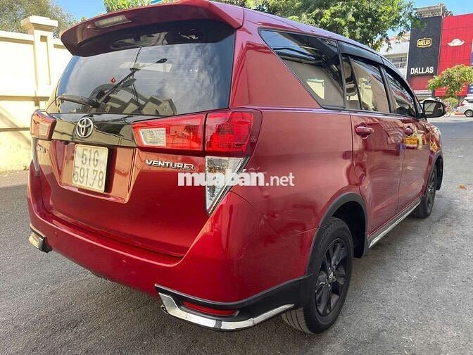 BÁN GẤP TOYOTA VENTURER XE GIA ĐÌNH CỰC ĐẸP.