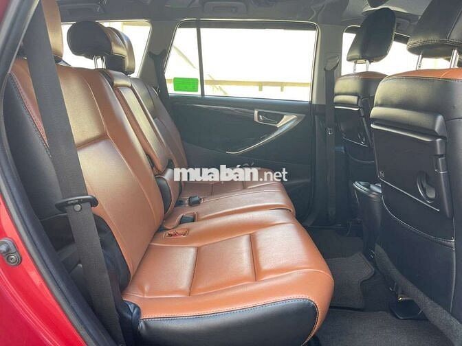 BÁN GẤP TOYOTA VENTURER XE GIA ĐÌNH CỰC ĐẸP.