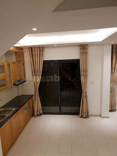 chính chủ cho thuê nhà mặt ngõ to.có gara ô tô