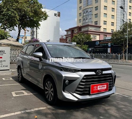 Toyota Avanza số sàn xe chạy 10.600 km như mới