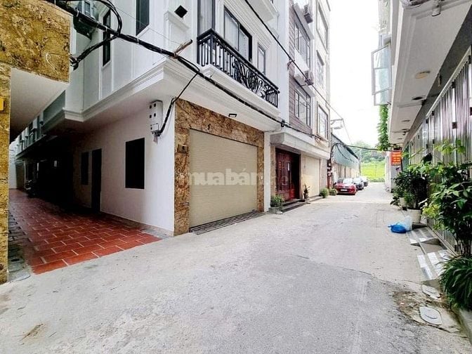 chính chủ cho thuê nhà mặt ngõ to.có gara ô tô