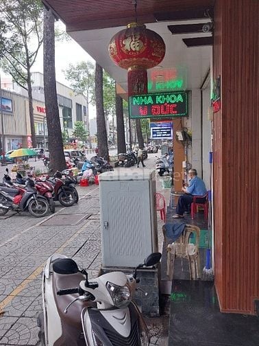 Măt Tiền NgTri Phương,P9,Q5. 4 dài15m, 1 Lầu+ 1 cănhộ 40m. Giá 23,5Tỷ