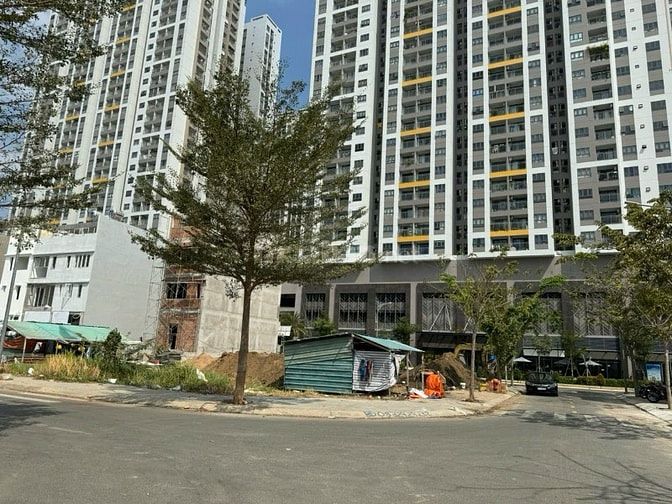 Đất lô góc khu Saigon riverside Q 7, DT 8*18,5 giá 13 tỷ.
