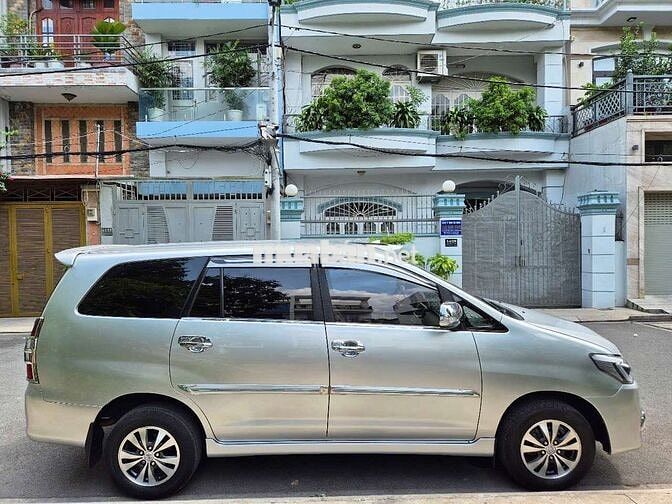 Innova E sản xuất 2016MT,m.bạc,gđ sử dụng mới 95%.