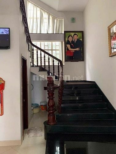GIẢM HƠN 30%, DÌ MỸ BÁN NHÀ ĐẸP ĐƯỜNG XE HƠI DƯƠNG QUẢNG HÀM P5, TRUNG