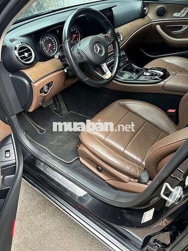 Mercedes Benz E Class 2017 E200 - 102000 km