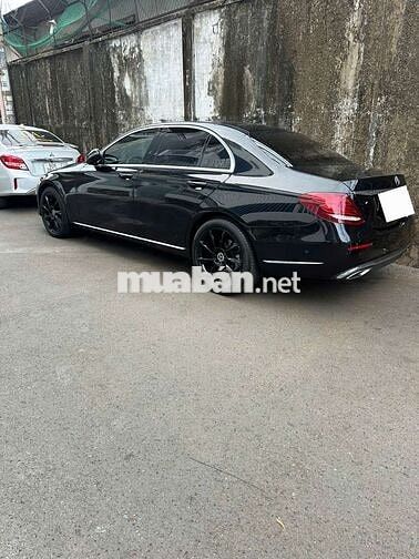 Mercedes Benz E Class 2017 E200 - 102000 km
