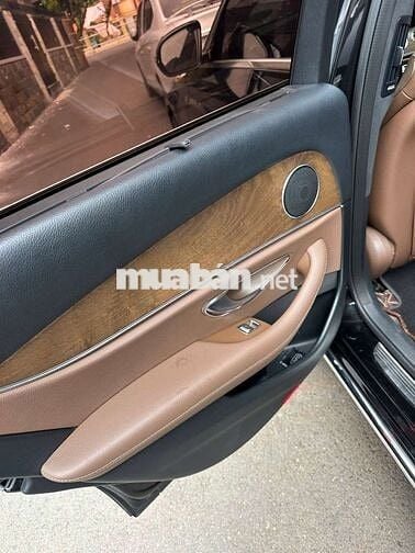 Mercedes Benz E Class 2017 E200 - 102000 km