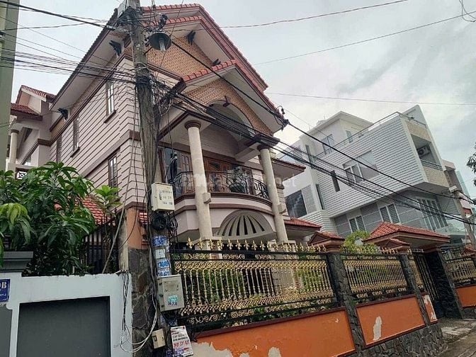 GIẢM HƠN 30%, DÌ MỸ BÁN NHÀ ĐẸP ĐƯỜNG XE HƠI DƯƠNG QUẢNG HÀM P5, TRUNG