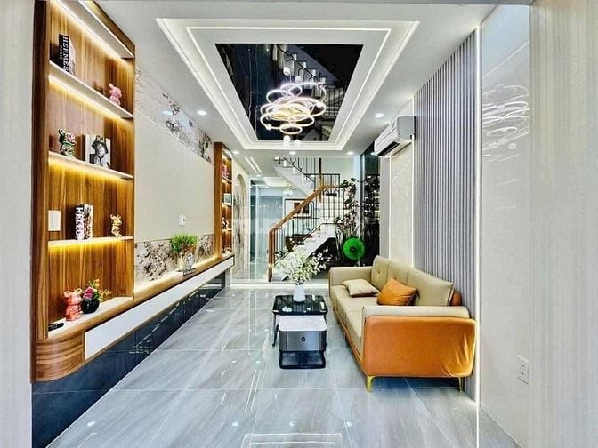 Gấp! Nhà 52m2 Phạm Văn Chiêu chính chủ định cư nước ngoài - Hẻm 5m 