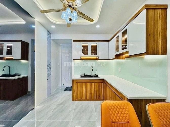 Gấp! Nhà 52m2 Phạm Văn Chiêu chính chủ định cư nước ngoài - Hẻm 5m 