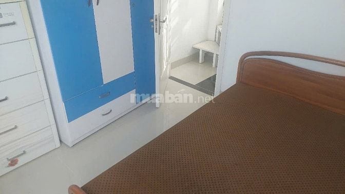 Cho thuê nhà sát mặt tiền Nguyễn Hữu Cầu Q1