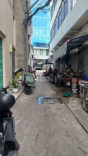 Cho thuê nhà sát mặt tiền Nguyễn Hữu Cầu Q1