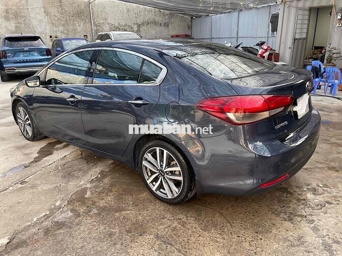 Kia Cerato 2017 2.0 AT - 90000 km