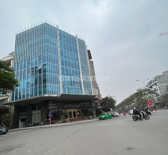 Chính chủ cho thuê Mặt phố Trần Thái Tông: 350m2, nhà 1 hầm, 11 tầng