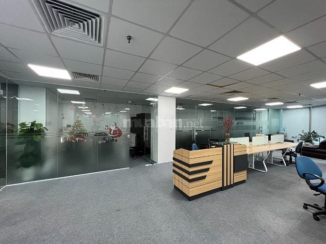 Chính chủ cho thuê Mặt phố Trần Thái Tông: 350m2, nhà 1 hầm, 11 tầng