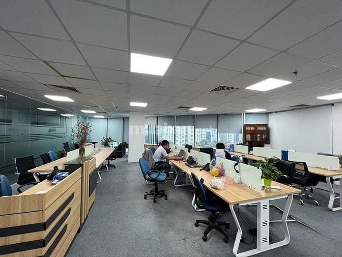 Chính chủ cho thuê Mặt phố Trần Thái Tông: 350m2, nhà 1 hầm, 11 tầng