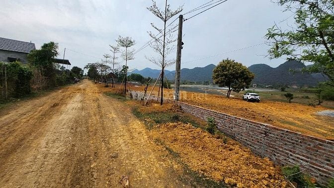 Bán Nhanh Lô Đất Tay Chạm Hồ -Giá Chưa Đến 5TR/M2 - Lạc Sơn - Hòa Bình