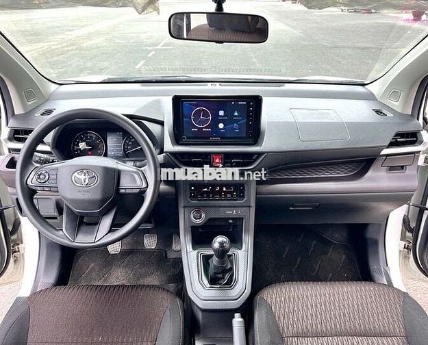 Toyota Avanza Premio 2024 MT - siêu lướt 21299 km